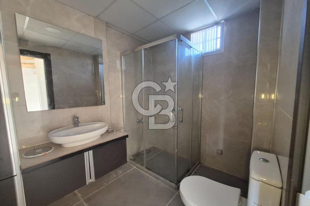 Dikili Çandarlı'da Satılık Deniz Manzaralı Havuzlu 3+1 Tripleks Villa