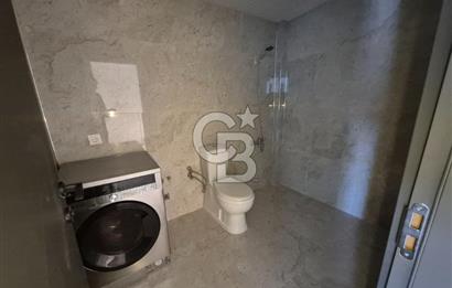Dikili Çandarlı'da Satılık Deniz Manzaralı Havuzlu 3+1 Tripleks Villa