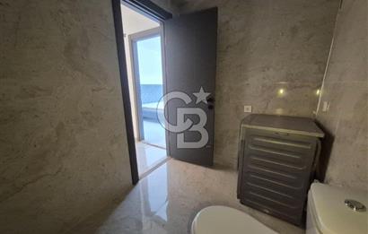 Dikili Çandarlı'da Satılık Deniz Manzaralı Havuzlu 3+1 Tripleks Villa