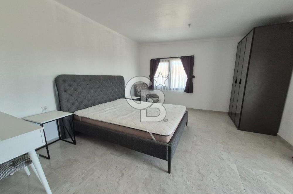 Dikili Çandarlı'da Satılık Deniz Manzaralı Havuzlu 3+1 Tripleks Villa