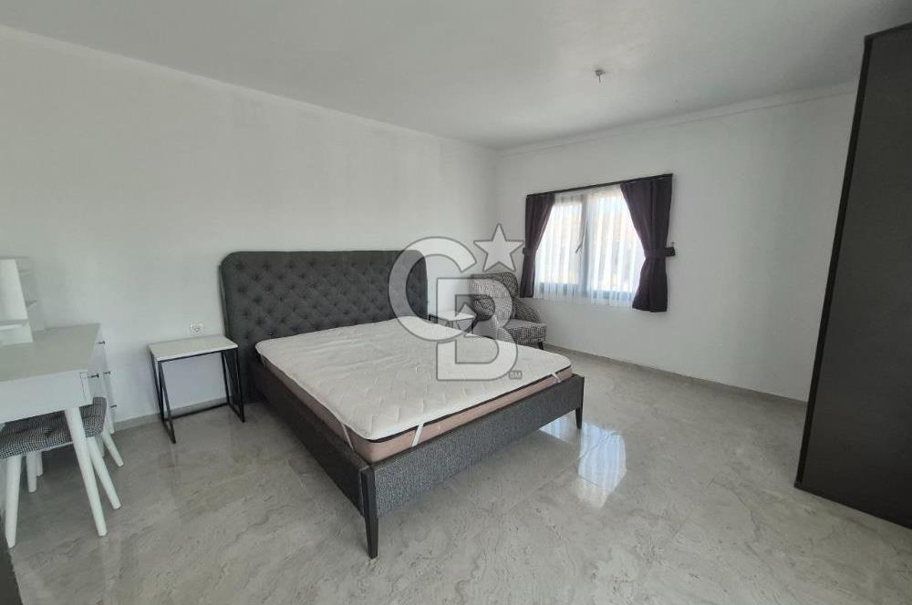 Dikili Çandarlı'da Satılık Deniz Manzaralı Havuzlu 3+1 Tripleks Villa