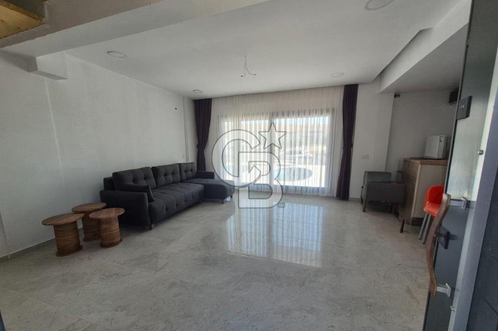 Dikili Çandarlı'da Satılık Deniz Manzaralı Havuzlu 3+1 Tripleks Villa