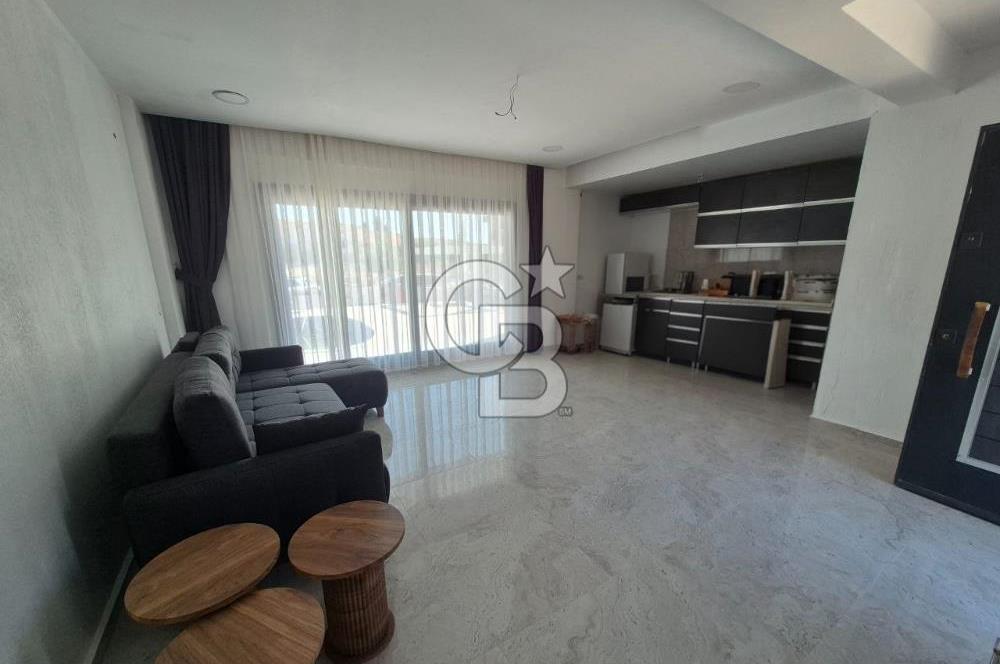 Dikili Çandarlı'da Satılık Deniz Manzaralı Havuzlu 3+1 Tripleks Villa