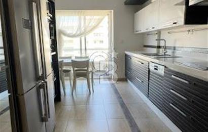 NARLIDERE MAVİSU EVLERİ'NDE SATILIK DENİZ MANZARALI 3+1 DAİRE