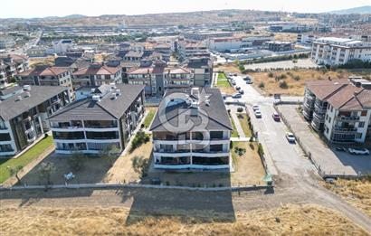 Ayvalık 150 Evler Mh. Site İçinde 3+1 Satılık Geniş Daire