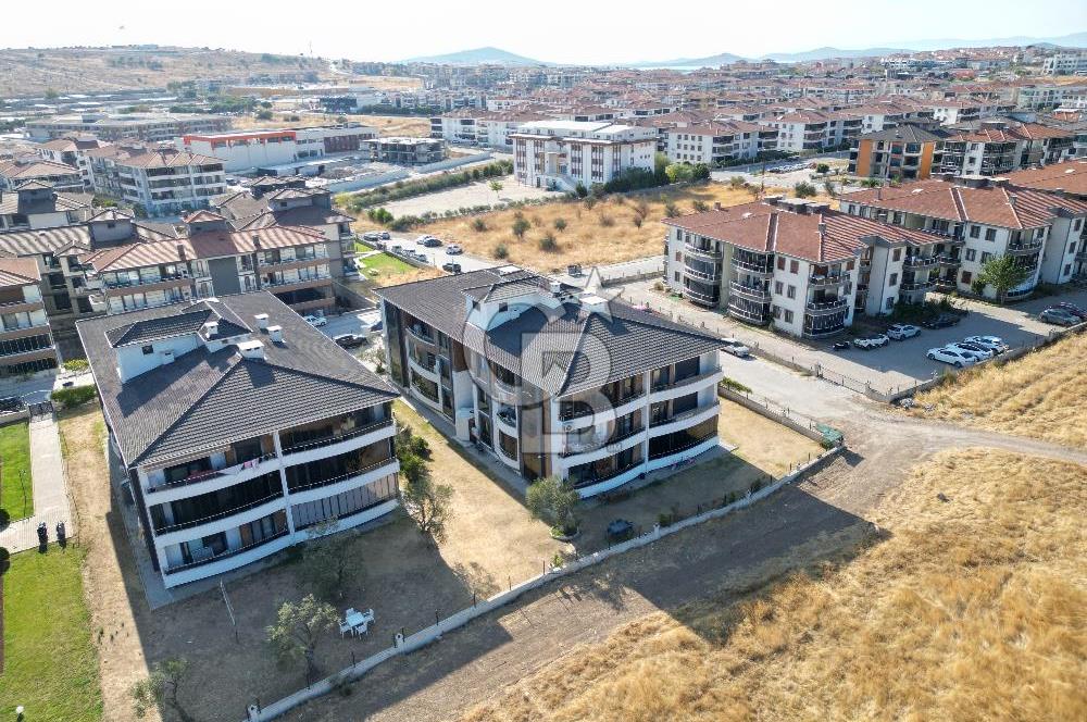 Ayvalık 150 Evler Mh. Site İçinde 3+1 Satılık Geniş Daire