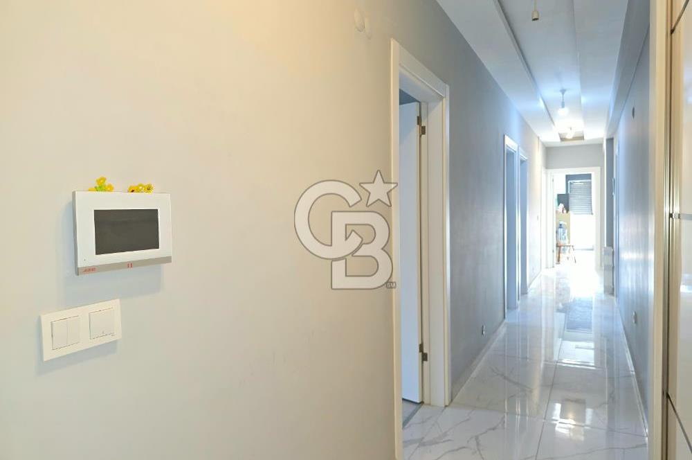 Ayvalık 150 Evler Mh. Site İçinde 3+1 Satılık Geniş Daire