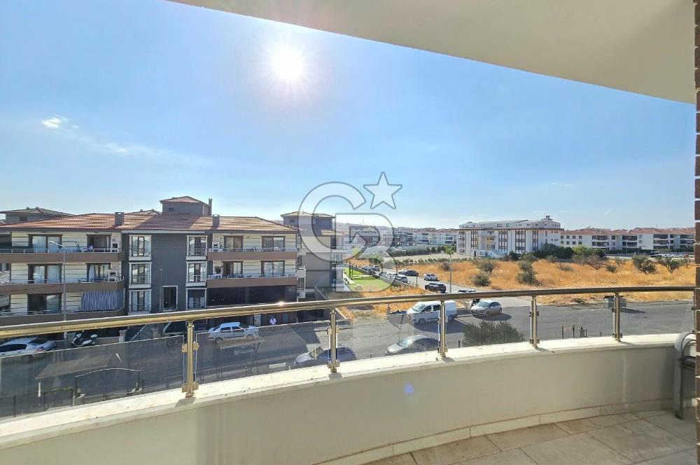 Ayvalık 150 Evler Mh. Site İçinde 3+1 Satılık Geniş Daire