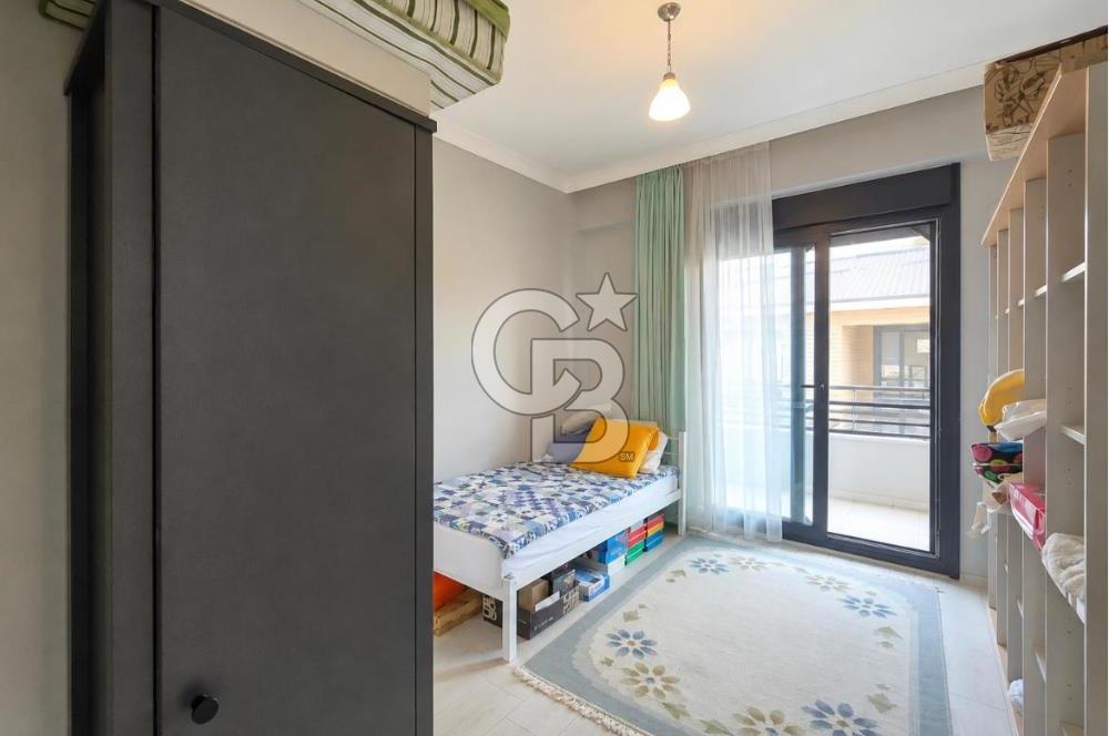Ayvalık 150 Evler Mh. Site İçinde 3+1 Satılık Geniş Daire