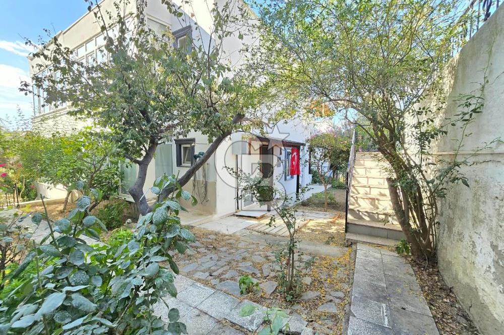 Burhaniye Pelitköy de Denize Yakın Satılık 3+1 Villa