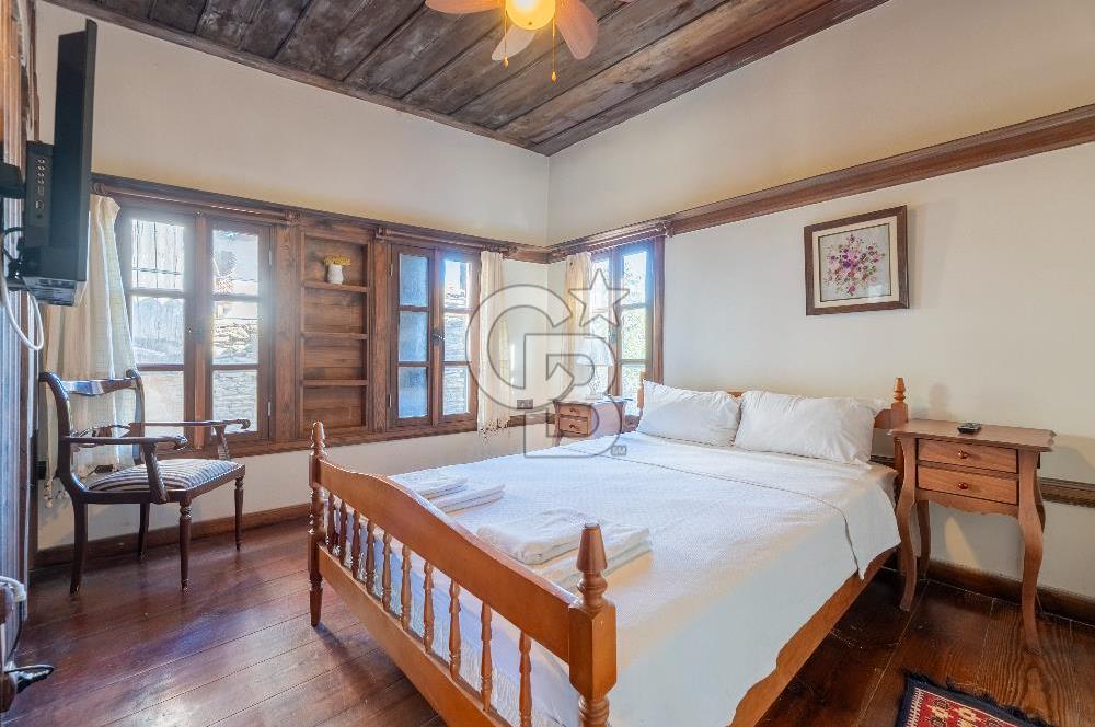 BİRGİ'DE TARİHİ KONAKTA 7 ODALI KİRALIK BUTİK OTEL & RESTAURANT