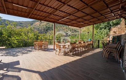 BİRGİ'DE TARİHİ KONAKTA 7 ODALI KİRALIK BUTİK OTEL & RESTAURANT