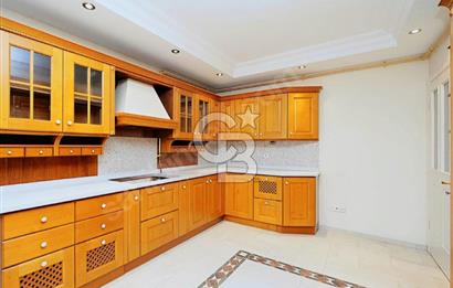 ERENKÖY'DE DENİZ MANZARALI CADDEYE 1. DK 4+1 225M2 BALKONLU