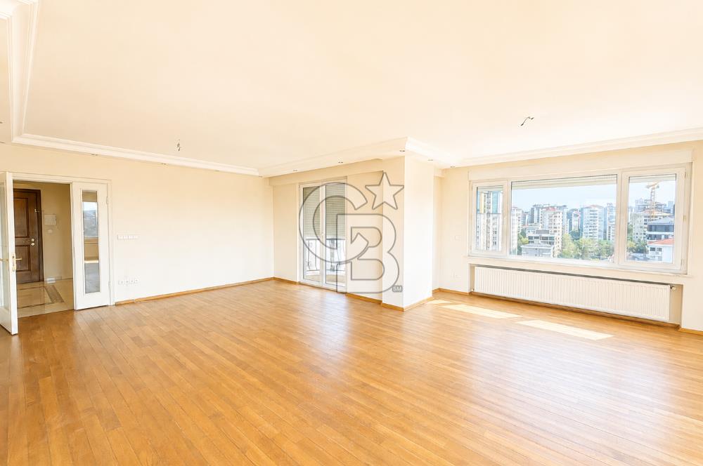 ERENKÖY'DE DENİZ MANZARALI CADDEYE 1. DK 4+1 225M2 BALKONLU
