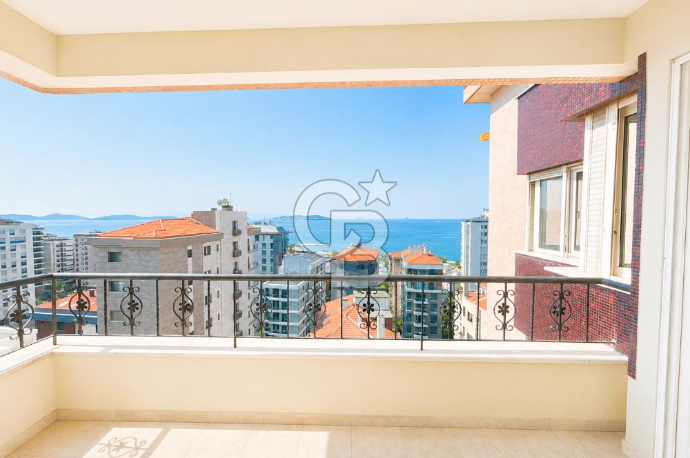ERENKÖY'DE DENİZ MANZARALI CADDEYE 1. DK 4+1 225M2 BALKONLU