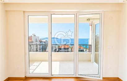 ERENKÖY'DE DENİZ MANZARALI CADDEYE 1. DK 4+1 225M2 BALKONLU