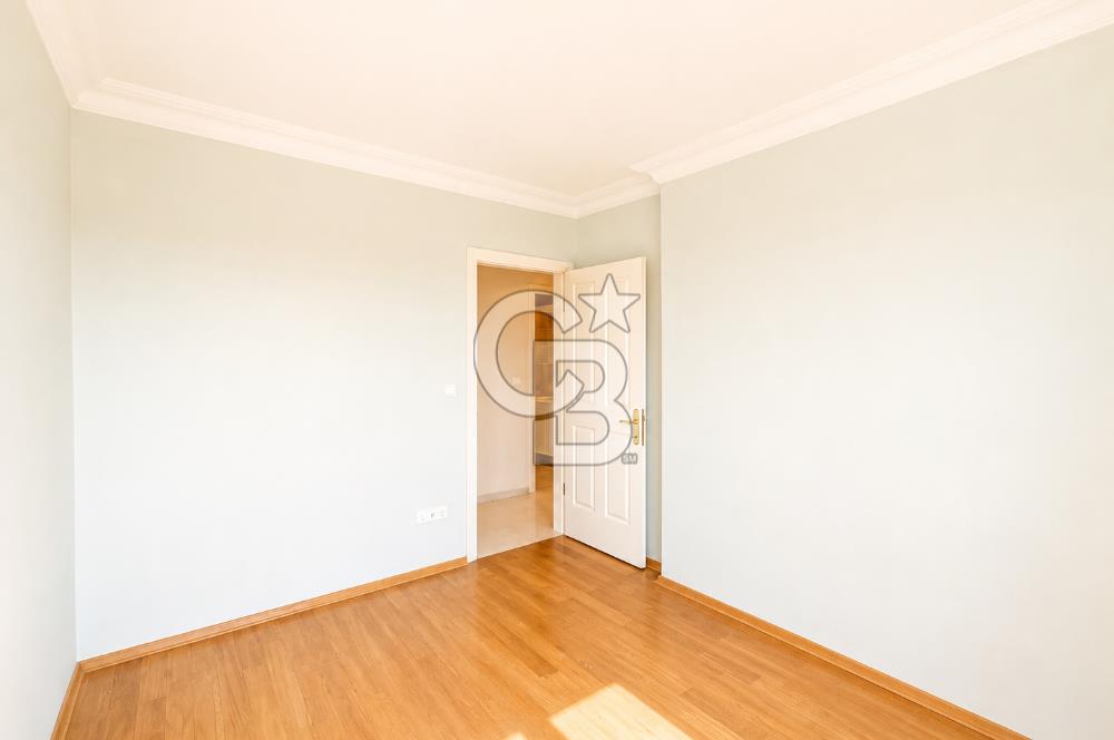 ERENKÖY'DE DENİZ MANZARALI CADDEYE 1. DK 4+1 225M2 BALKONLU