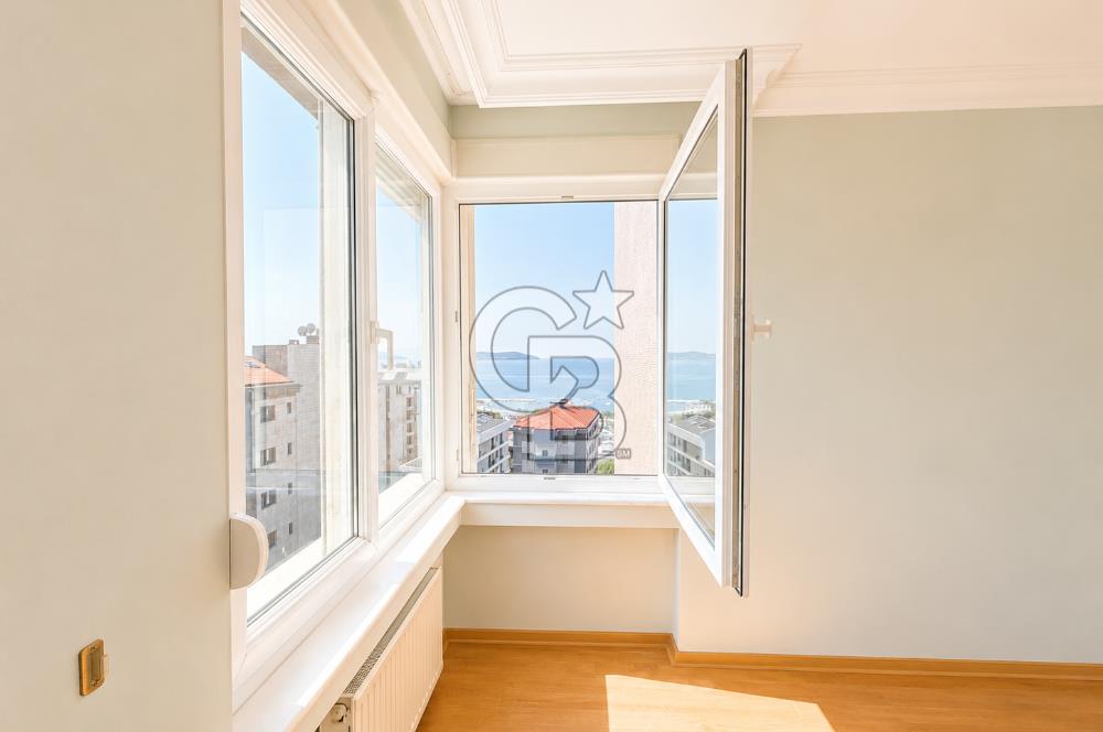 ERENKÖY'DE DENİZ MANZARALI CADDEYE 1. DK 4+1 225M2 BALKONLU