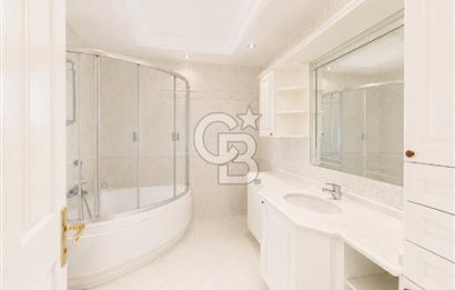 ERENKÖY'DE DENİZ MANZARALI CADDEYE 1. DK 4+1 225M2 BALKONLU
