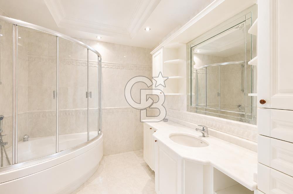 ERENKÖY'DE DENİZ MANZARALI CADDEYE 1. DK 4+1 225M2 BALKONLU