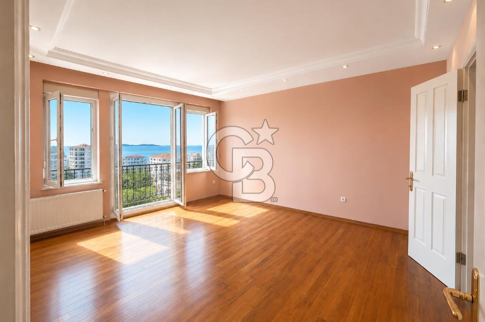 ERENKÖY'DE DENİZ MANZARALI CADDEYE 1. DK 4+1 225M2 BALKONLU