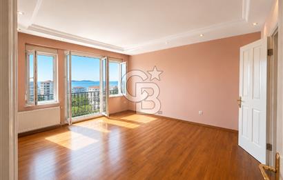 ERENKÖY'DE DENİZ MANZARALI CADDEYE 1. DK 4+1 225M2 BALKONLU