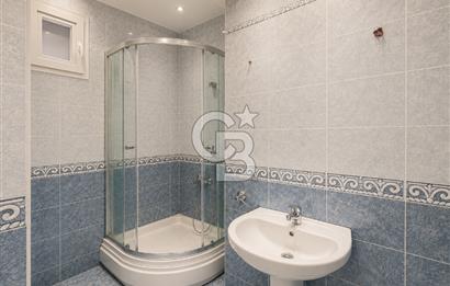 ERENKÖY'DE DENİZ MANZARALI CADDEYE 1. DK 4+1 225M2 BALKONLU