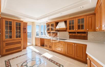 ERENKÖY'DE DENİZ MANZARALI CADDEYE 1. DK 4+1 225M2 BALKONLU