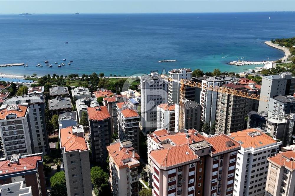 ERENKÖY'DE DENİZ MANZARALI CADDEYE 1. DK 4+1 225M2 BALKONLU
