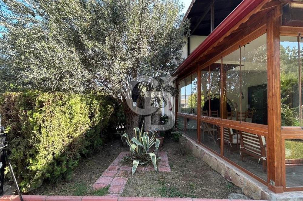 Burhaniye Pelitköy Sahilde Kiralık 3+1Müstakil Dubleks Villa