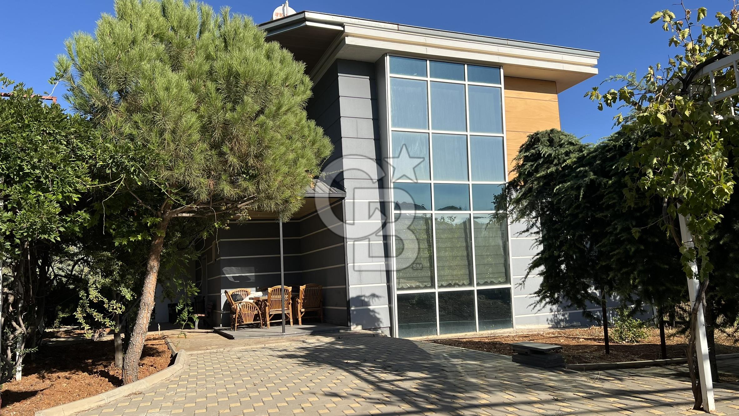 Pınarbaşı Kandil Mevkii'de 4 Dönüm Arsa ve Bağ Evi