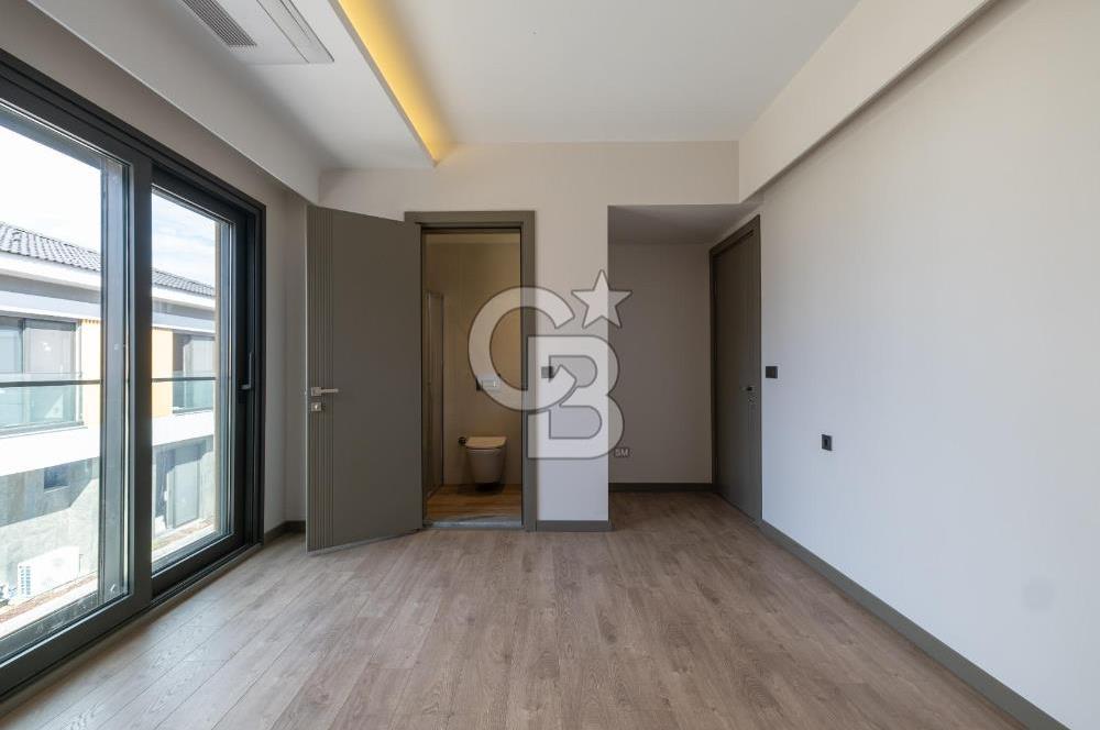 Sasalı'da Site İçerisinde Müstakil Havuzlu 5+1 Kiralık Villa