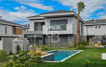 Sasalı'da Site İçerisinde Müstakil Havuzlu 5+1 Kiralık Villa