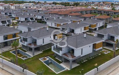 Sasalı'da Site İçerisinde Müstakil Havuzlu 5+1 Kiralık Villa
