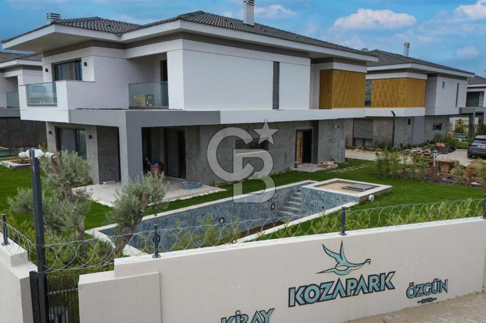 Sasalı'da Site İçerisinde Müstakil Havuzlu 5+1 Kiralık Villa