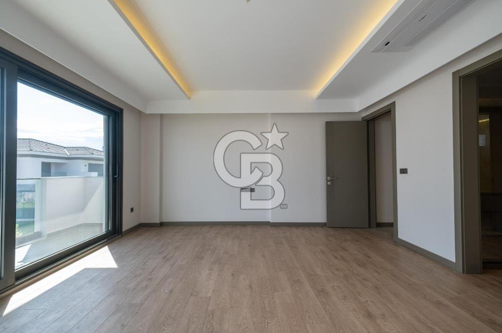 Sasalı'da Site İçerisinde Müstakil Havuzlu 5+1 Kiralık Villa