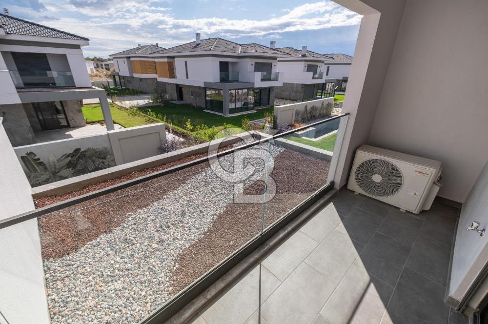 Sasalı'da Site İçerisinde Müstakil Havuzlu 5+1 Kiralık Villa