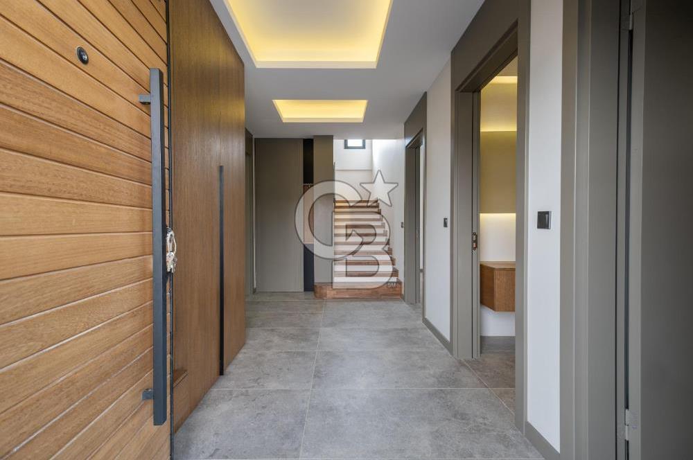 Sasalı'da Site İçerisinde Müstakil Havuzlu 5+1 Kiralık Villa