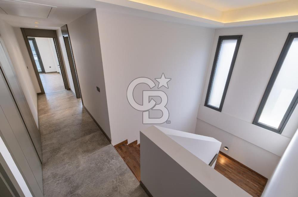Sasalı'da Site İçerisinde Müstakil Havuzlu 5+1 Kiralık Villa