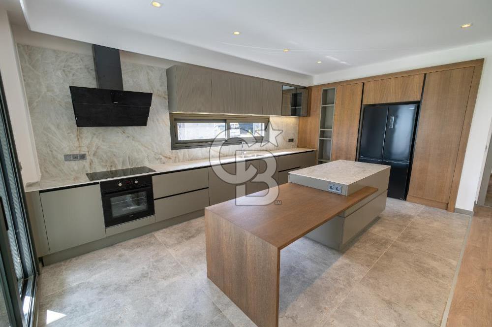 Sasalı'da Site İçerisinde Müstakil Havuzlu 5+1 Kiralık Villa