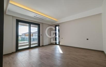 Sasalı'da Site İçerisinde Müstakil Havuzlu 5+1 Kiralık Villa