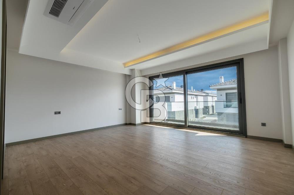 Sasalı'da Site İçerisinde Müstakil Havuzlu 5+1 Kiralık Villa