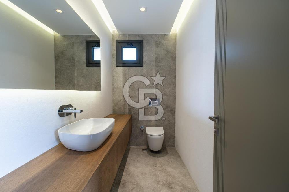 Sasalı'da Site İçerisinde Müstakil Havuzlu 5+1 Kiralık Villa