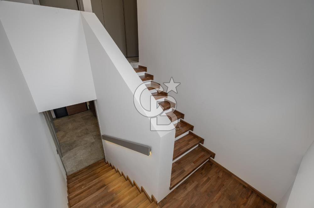 Sasalı'da Site İçerisinde Müstakil Havuzlu 5+1 Kiralık Villa