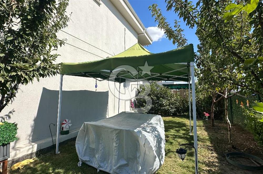 Havuzlu Sitede Bahçeli Masrafsız 2+1 Satılık Daire