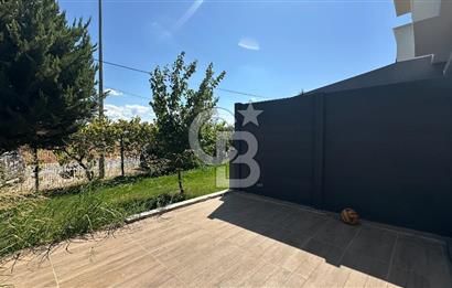 Havuzlu Sitede Kombili Bahçeli Masrafsız 3+1 Satılık Villa