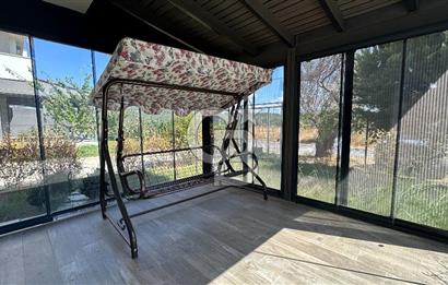 Havuzlu Sitede Kombili Bahçeli Masrafsız 3+1 Satılık Villa