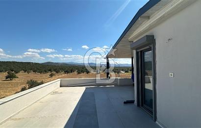 Havuzlu Sitede Kombili Bahçeli Masrafsız 3+1 Satılık Villa