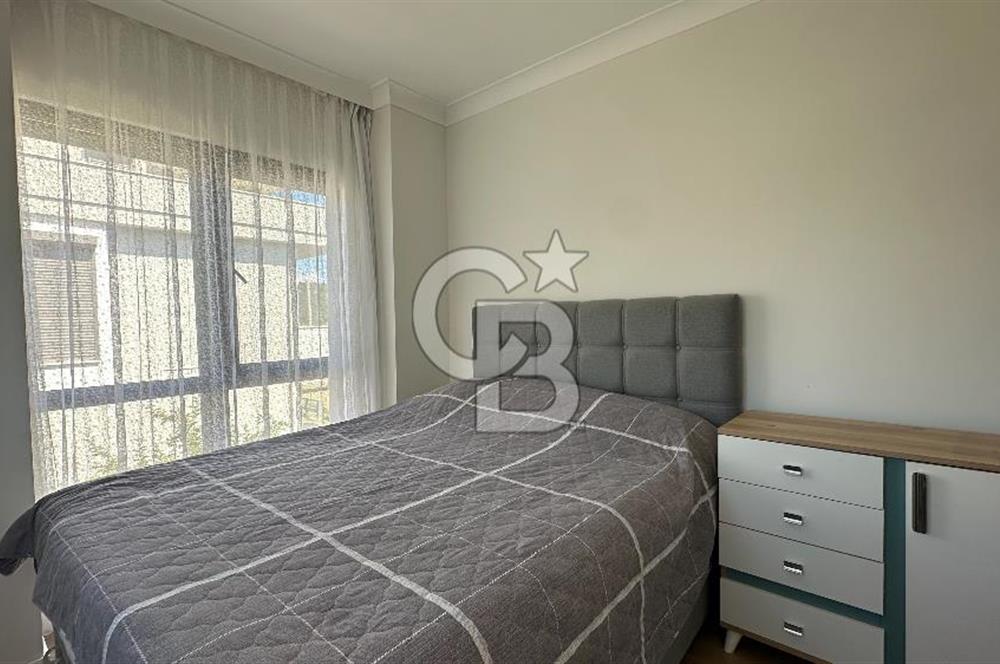Havuzlu Sitede Kombili Bahçeli Masrafsız 3+1 Satılık Villa