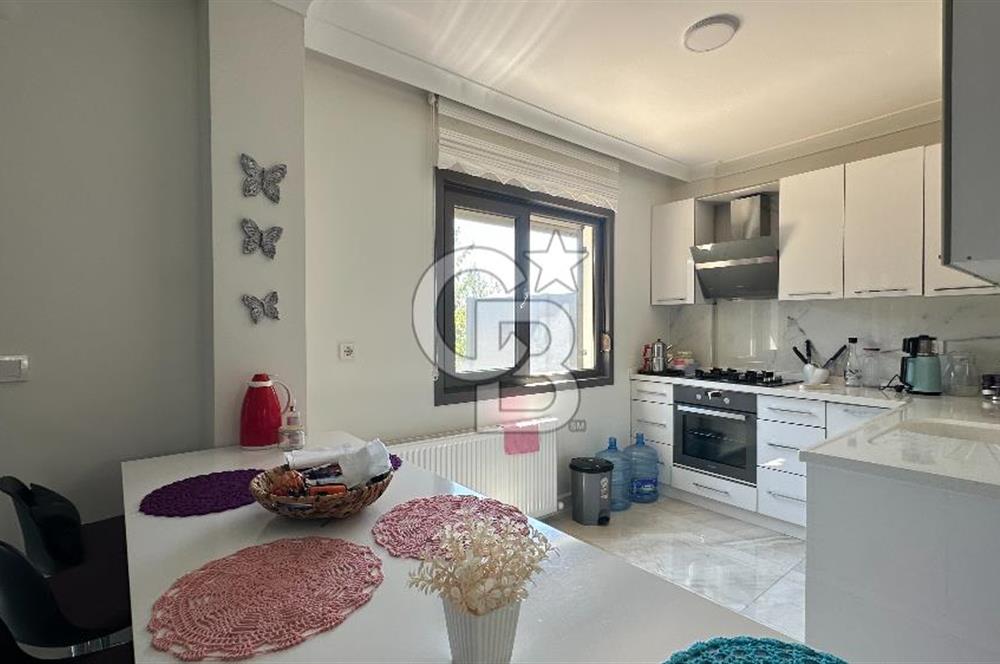 Havuzlu Sitede Kombili Bahçeli Masrafsız 3+1 Satılık Villa